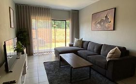 Yanaz Place